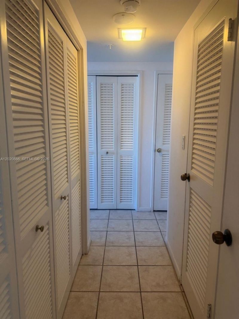 5601 Collins Ave, Unit 1718, Miami Beach, FL 33140 Photo