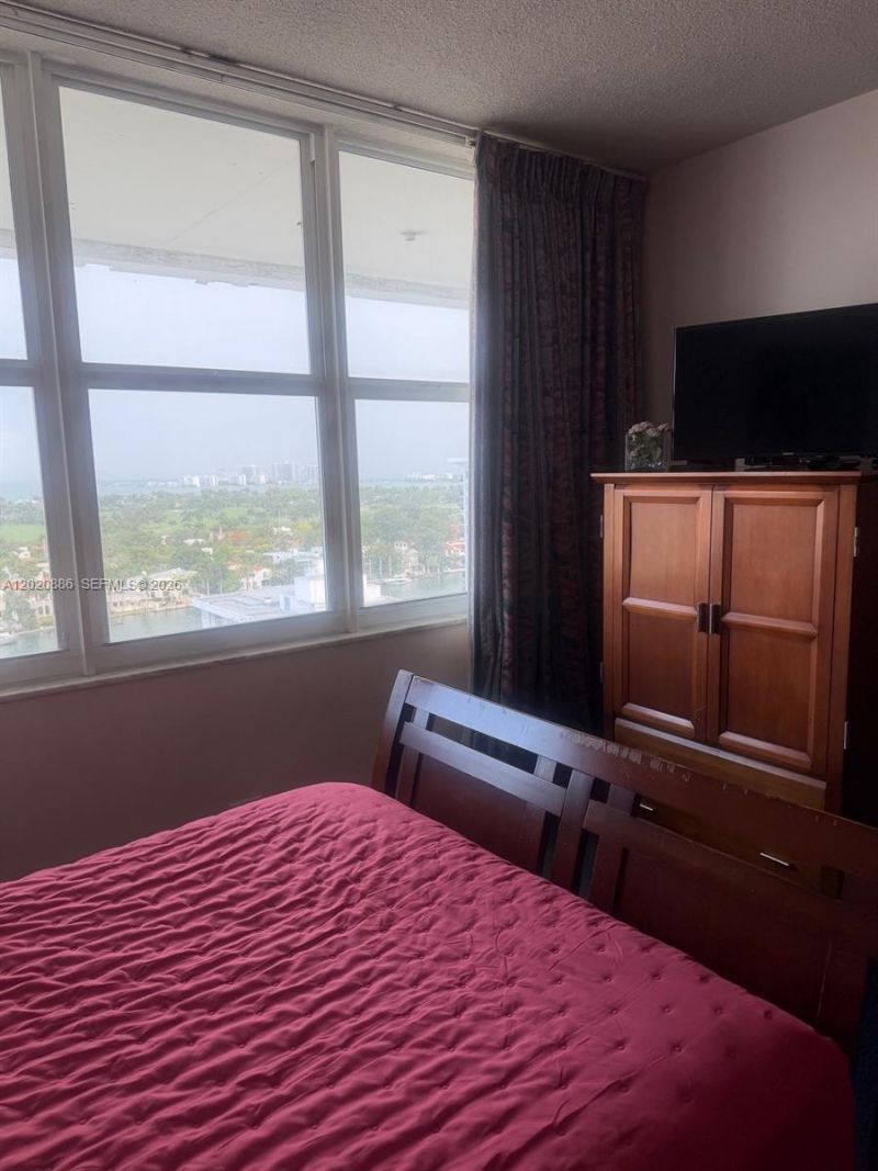 5601 Collins Ave, Unit 1718, Miami Beach, FL 33140 Photo