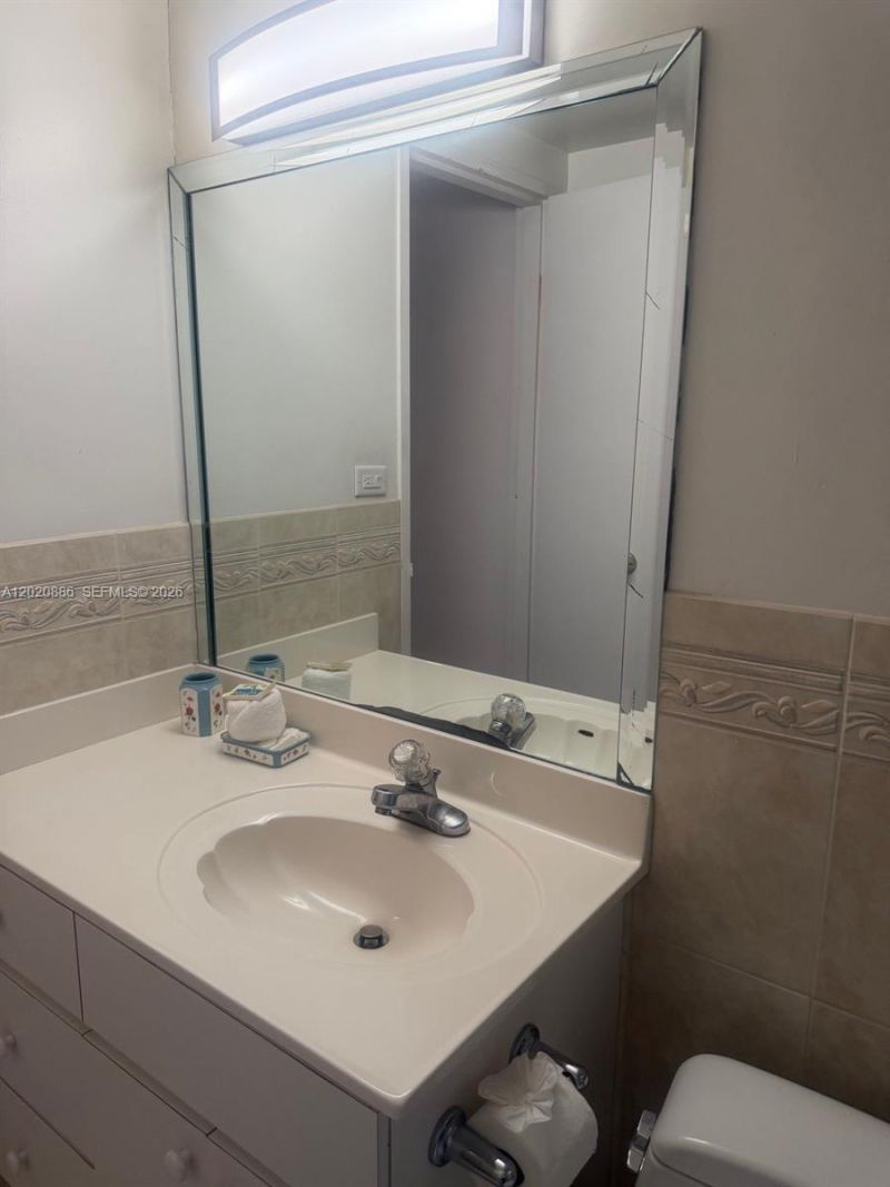 5601 Collins Ave, Unit 1718, Miami Beach, FL 33140 Photo