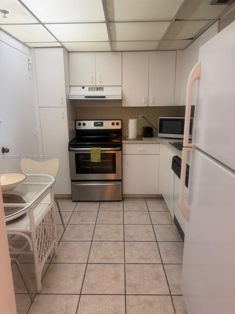 5601 Collins Ave, Unit 1718, Miami Beach, FL 33140 Photo