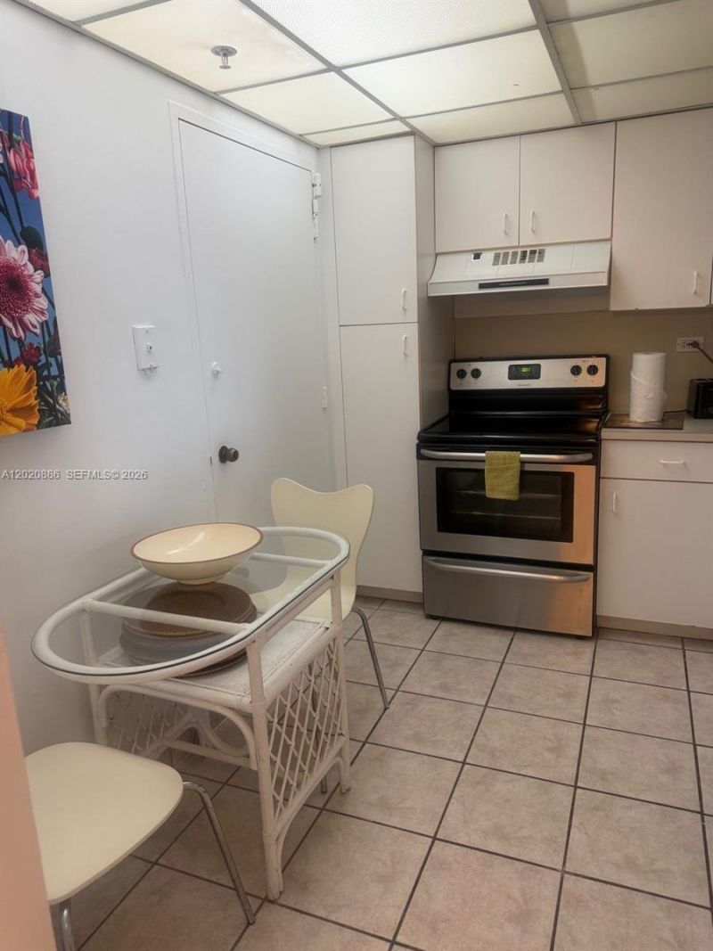5601 Collins Ave, Unit 1718, Miami Beach, FL 33140 Photo