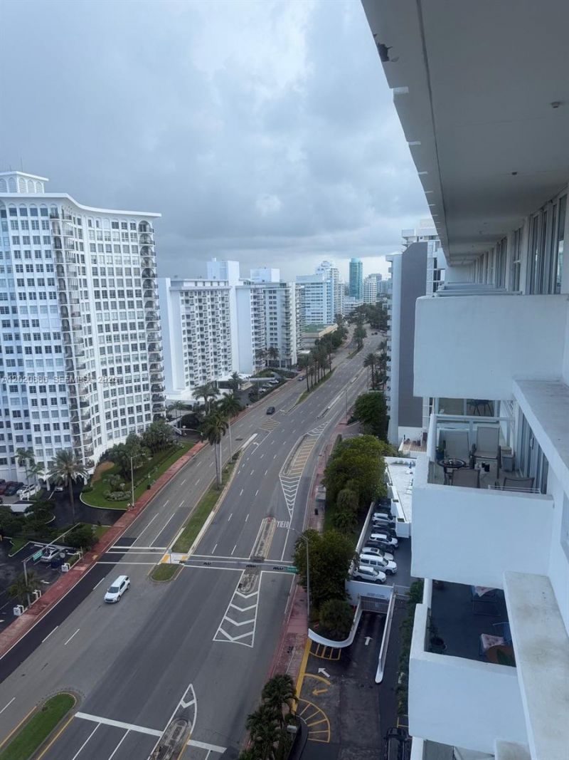 5601 Collins Ave, Unit 1718, Miami Beach, FL 33140 Photo