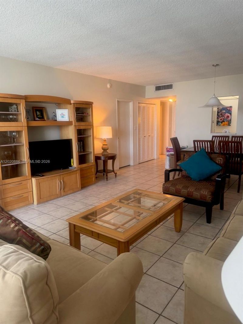 5601 Collins Ave, Unit 1718, Miami Beach, FL 33140 Photo