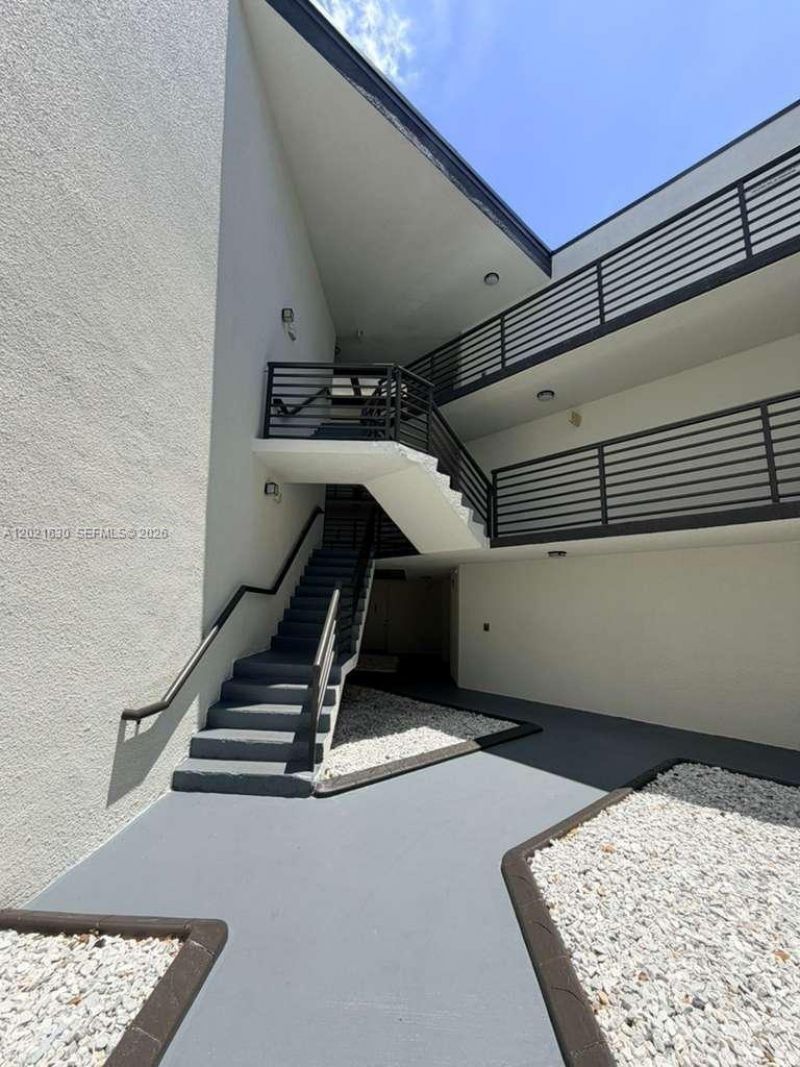 9715 Fontainebleau Blvd , Unit E308, Miami, FL 33172 Photo