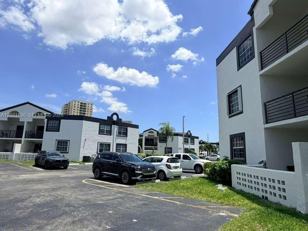9715 Fontainebleau Blvd , Unit E308, Miami, FL 33172 Photo