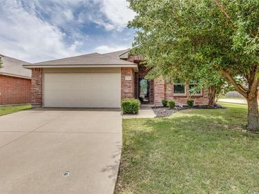 1300 Elkford Lane, Fort Worth, TX 76247