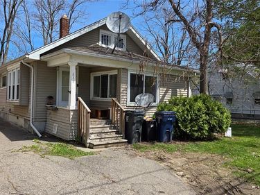 838 Clinton Street , Flint, MI 48507