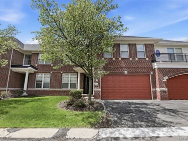 4368 Gateway Circle , West Bloomfield Twp, MI 48322