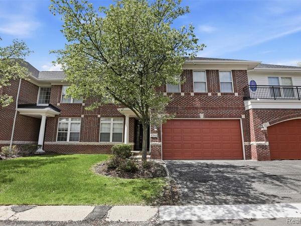 4368 Gateway Circle , West Bloomfield Twp, MI 48322