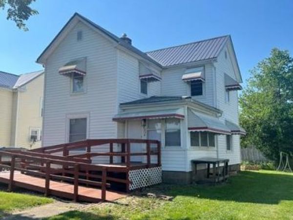 1337 E Main Street, Coshocton, OH 43812