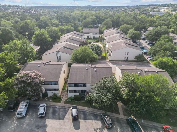 6718 Silvermine DR, Unit 302, Austin, TX 78736