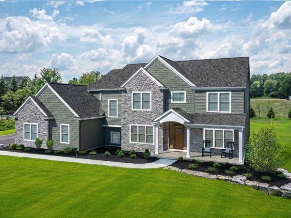 19 Kestrel Court , Orchard Park, NY 14127