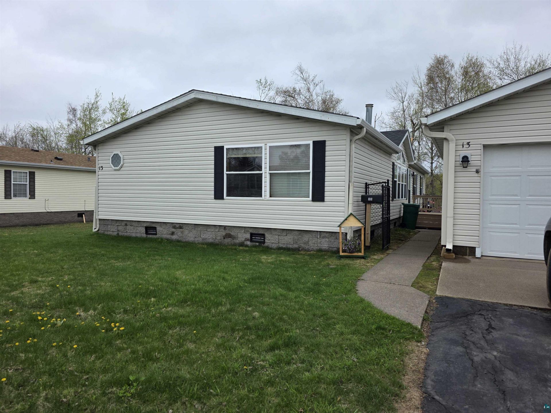 13 Spruce Dr, Duluth, MN 55810 Main Photo