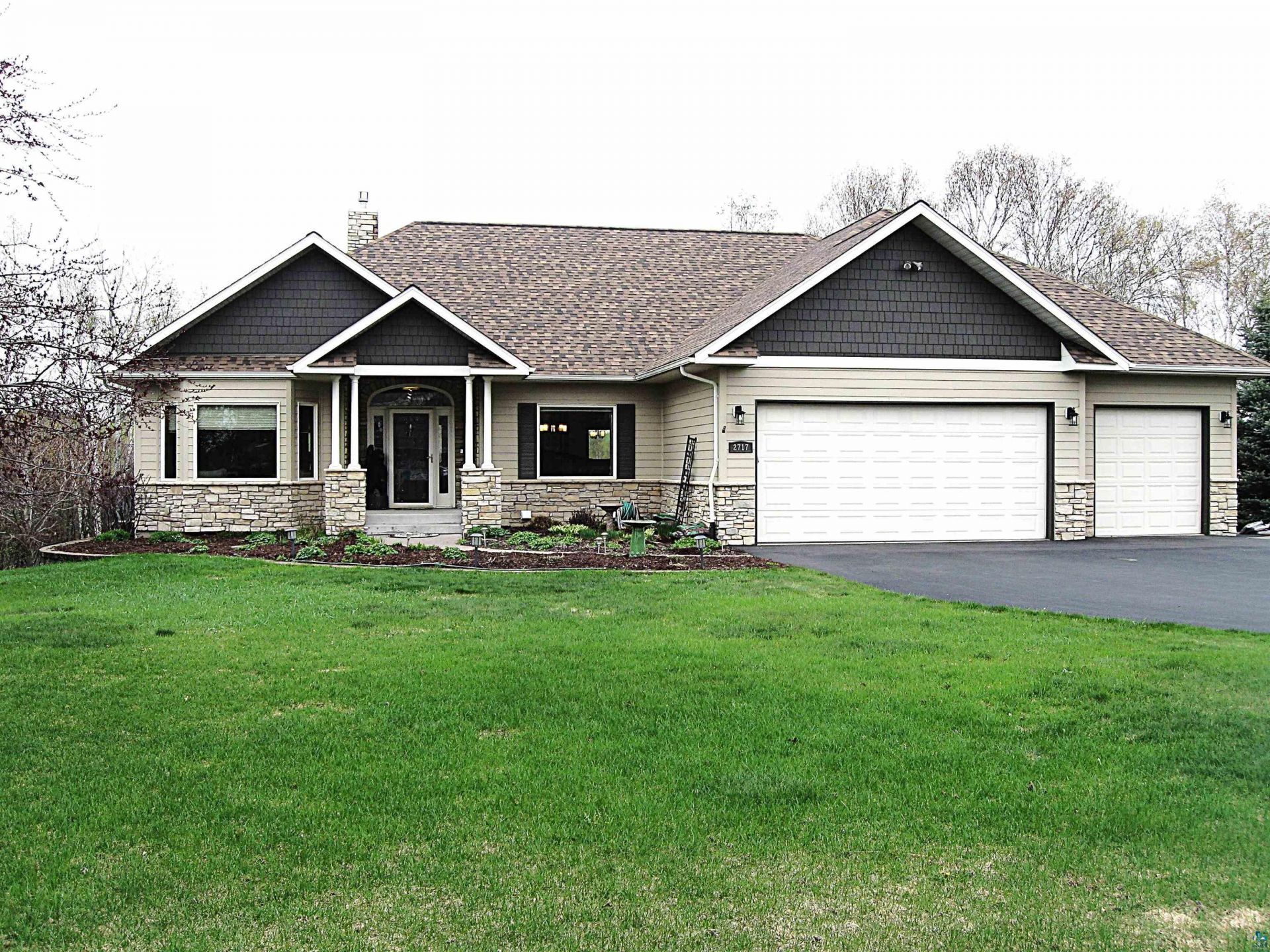 2717 Northridge Dr, Duluth, MN 55811 Main Photo