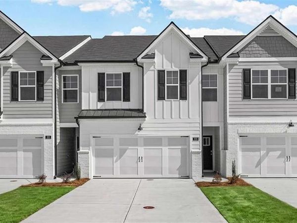 228 Sound Circle, Stockbridge, GA 30281