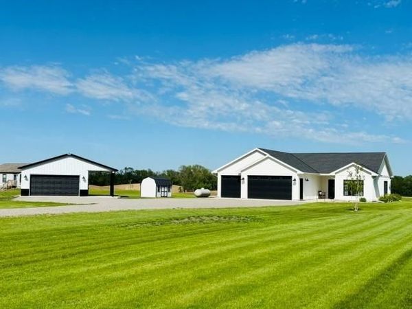 18142 705th Avenue , Dassel, MN 55325
