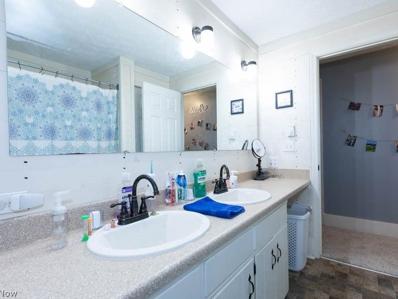1094 Desert Street NE, Uniontown, OH 44685 Photo 10