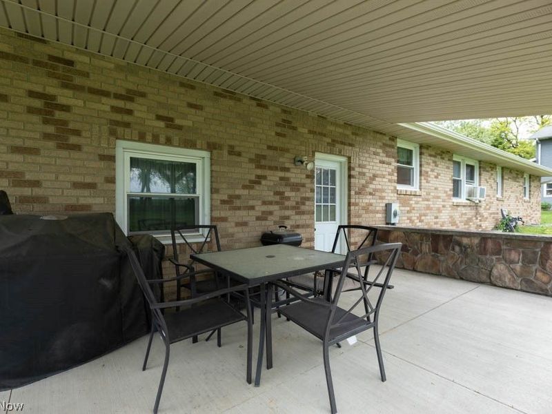 1094 Desert Street NE, Uniontown, OH 44685 Photo 14