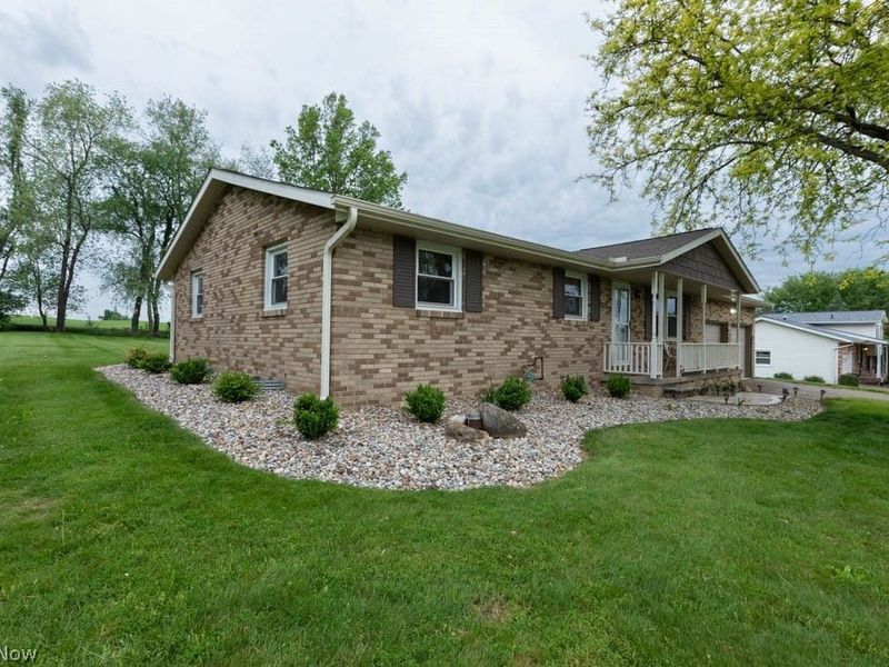 1094 Desert Street NE, Uniontown, OH 44685 Photo 18