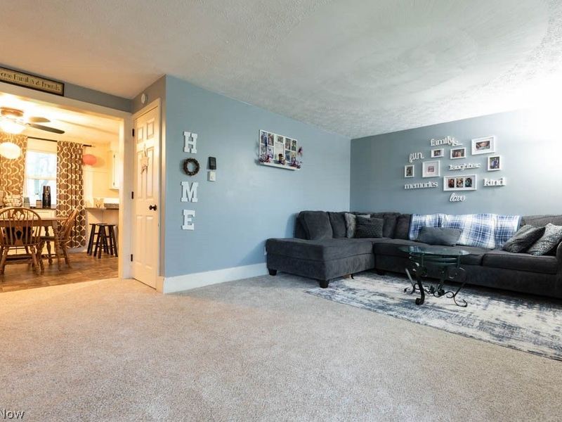 1094 Desert Street NE, Uniontown, OH 44685 Photo 5