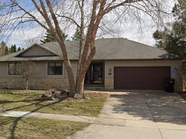 618 Birdsall Drive, Cedar Falls, IA 50613