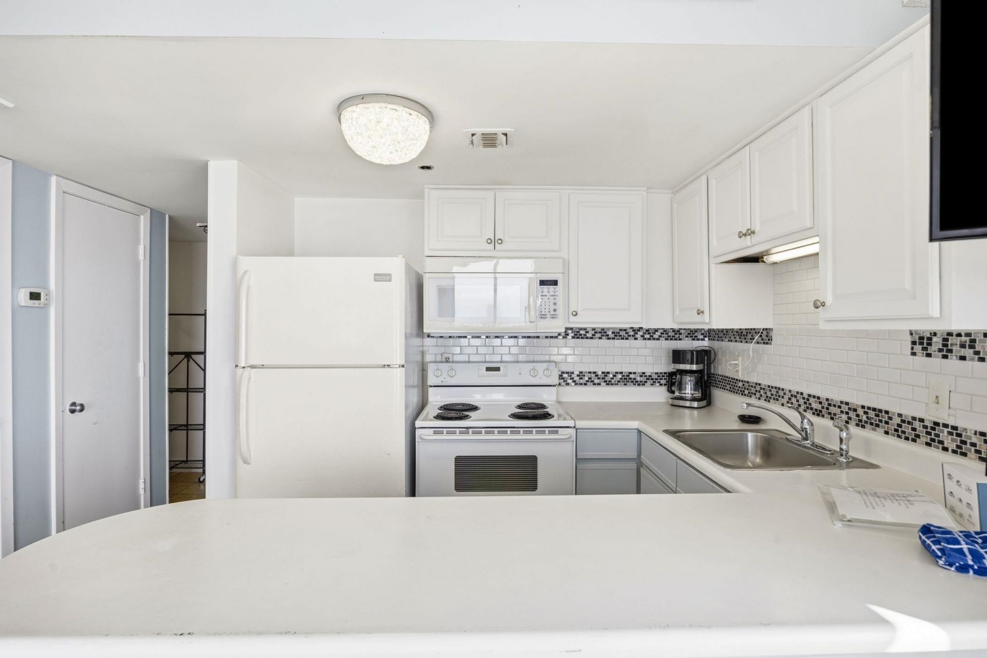 1605 S Ocean Blvd. Photo 12