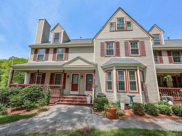 31 Stanstead Place, Nashua, NH 03063