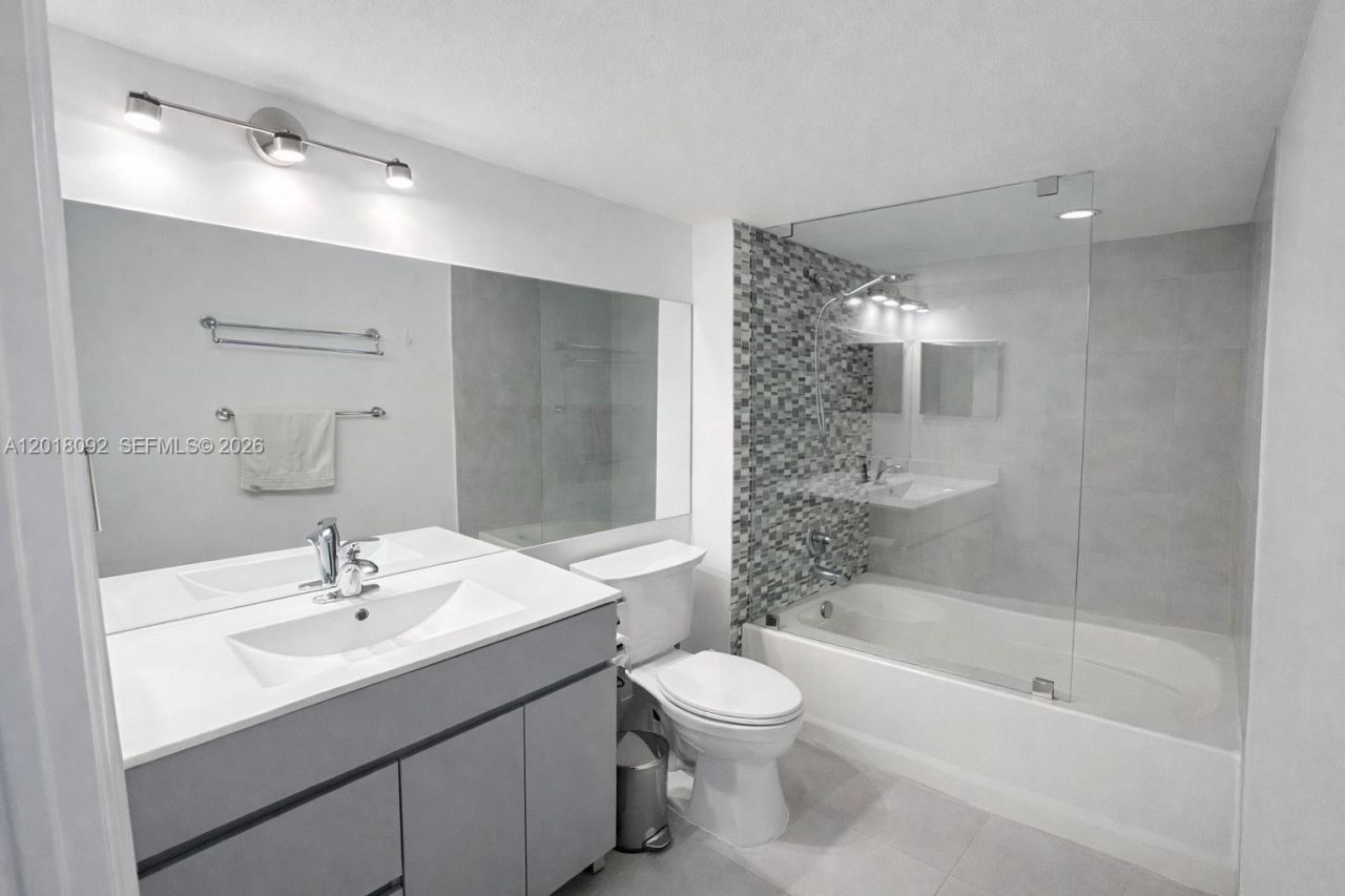90 Alton Rd , Unit 1804, Miami Beach, FL 33139 Photo