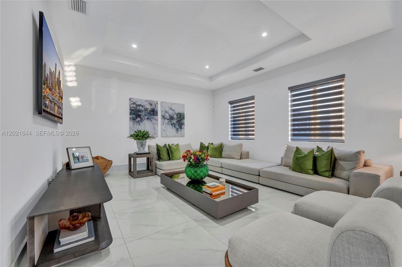 7800 SW 9th Terrace, Miami, FL 33144 Photo