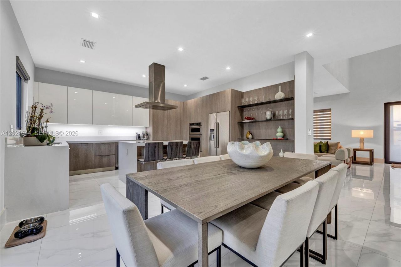 7800 SW 9th Terrace, Miami, FL 33144 Photo