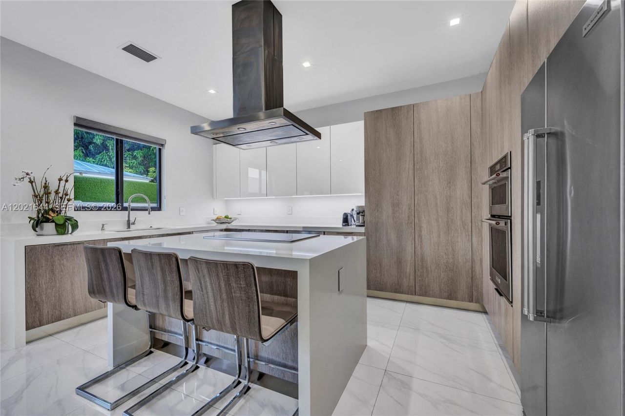 7800 SW 9th Terrace, Miami, FL 33144 Photo