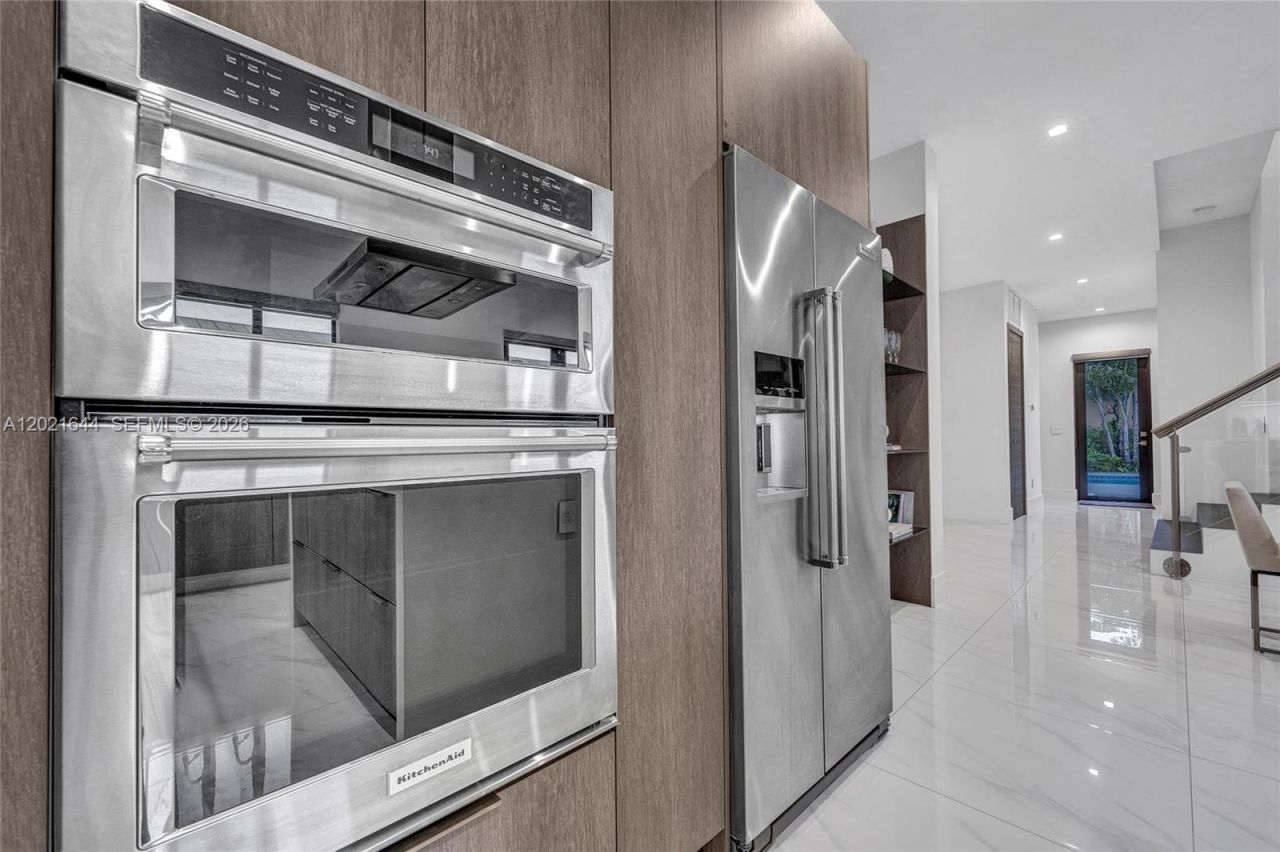 7800 SW 9th Terrace, Miami, FL 33144 Photo