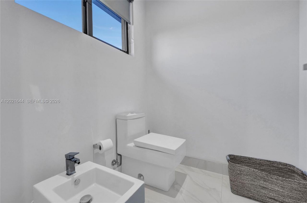 7800 SW 9th Terrace, Miami, FL 33144 Photo
