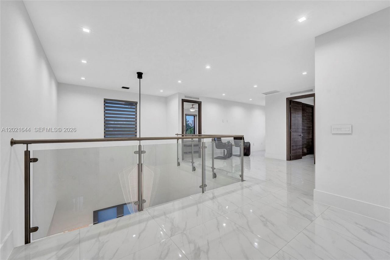 7800 SW 9th Terrace, Miami, FL 33144 Photo