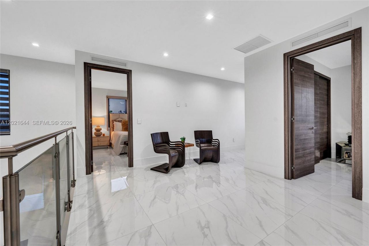 7800 SW 9th Terrace, Miami, FL 33144 Photo