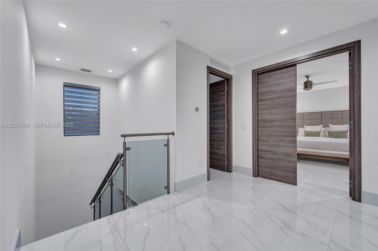 7800 SW 9th Terrace, Miami, FL 33144 Photo