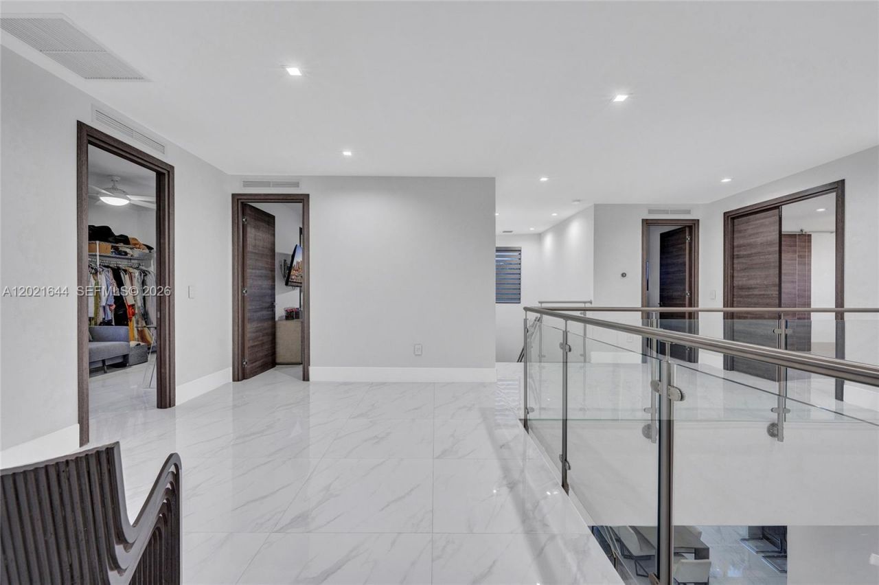 7800 SW 9th Terrace, Miami, FL 33144 Photo