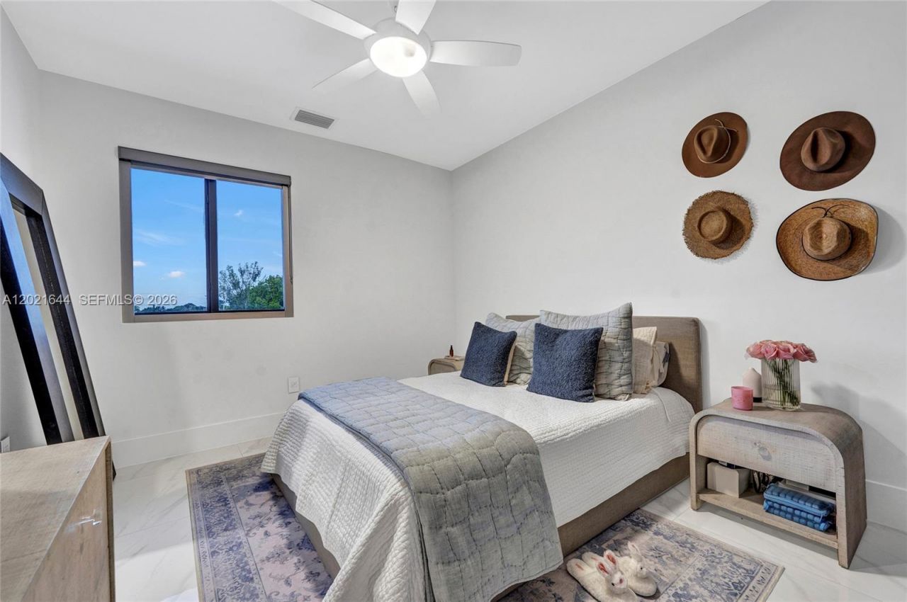 7800 SW 9th Terrace, Miami, FL 33144 Photo