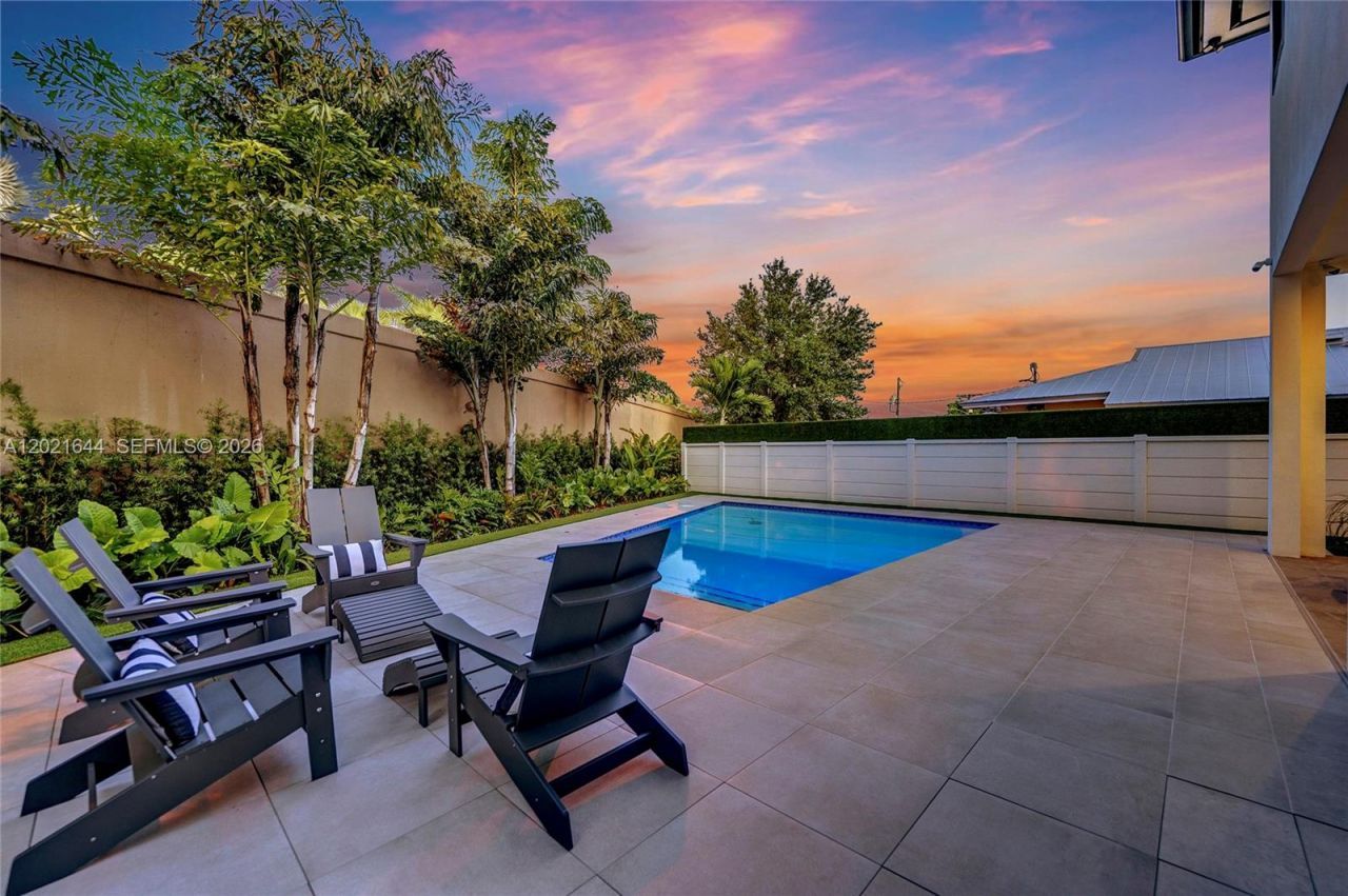 7800 SW 9th Terrace, Miami, FL 33144 Photo