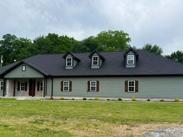 1867 Locust Grove Rd, Batesville, AR 72501
