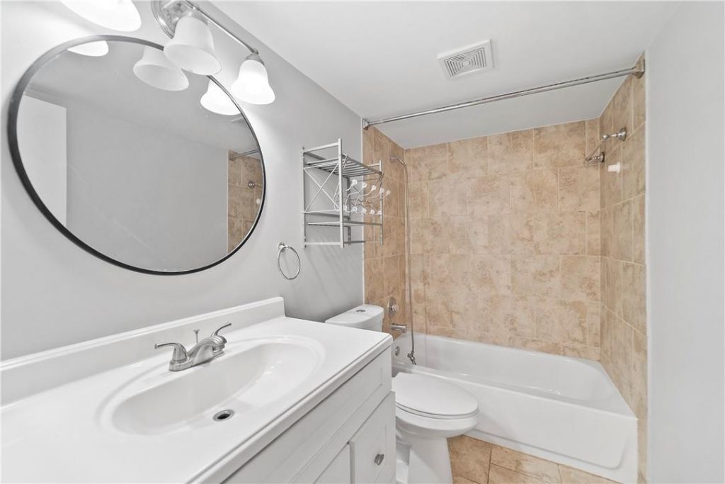 503 Gardens Drive, Unit 202, Pompano Beach, FL 33069 Photo
