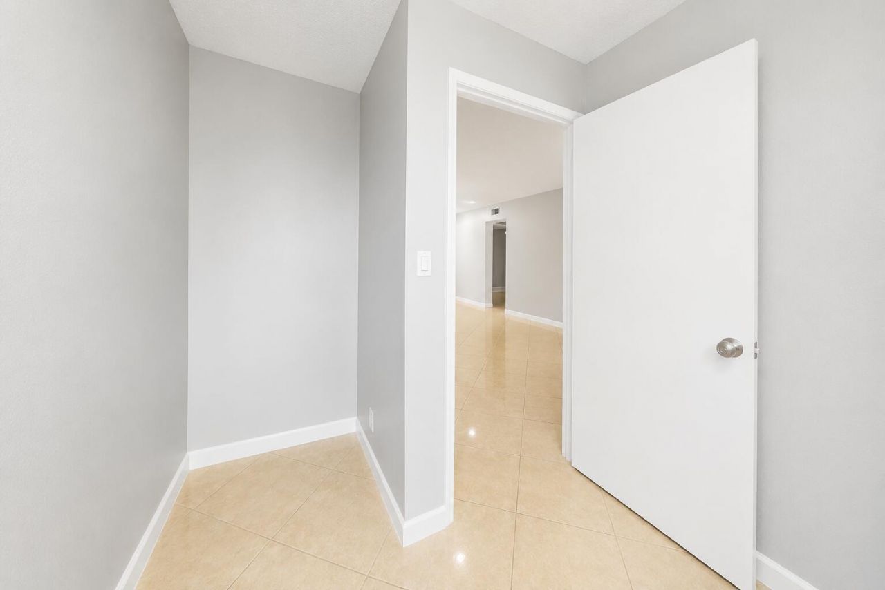 503 Gardens Drive, Unit 202, Pompano Beach, FL 33069 Photo