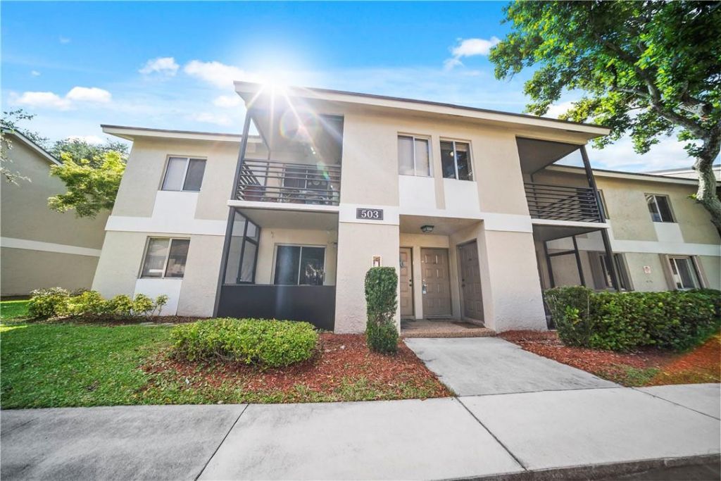 503 Gardens Drive, Unit 202, Pompano Beach, FL 33069 Photo