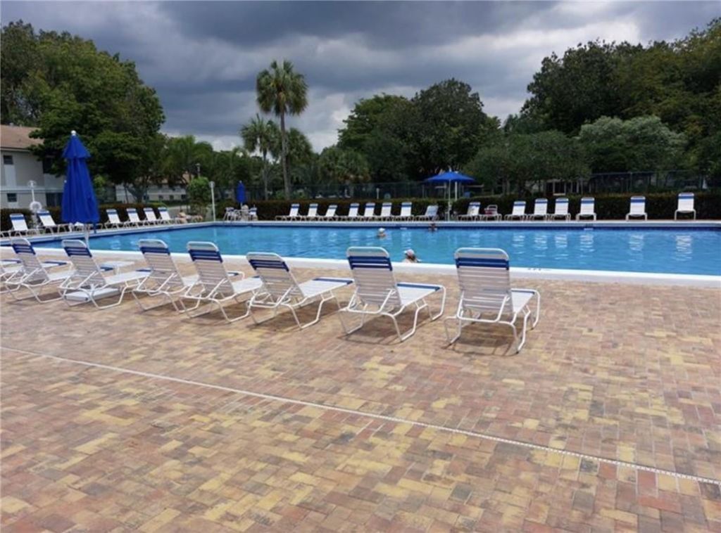 503 Gardens Drive, Unit 202, Pompano Beach, FL 33069 Photo