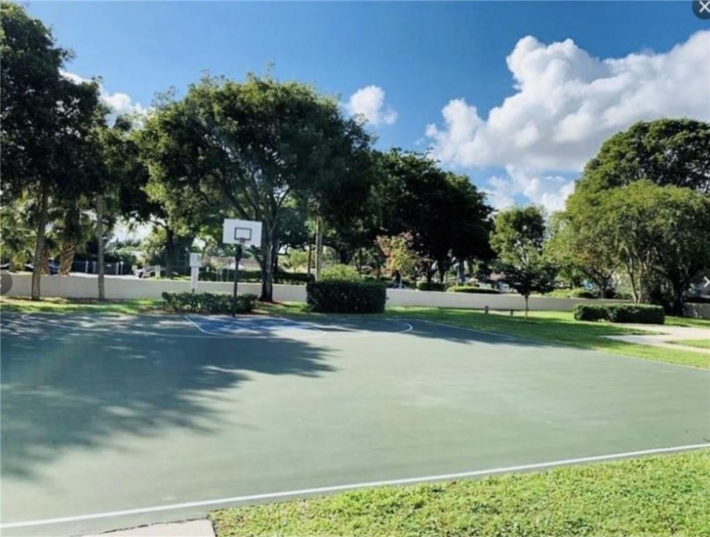 503 Gardens Drive, Unit 202, Pompano Beach, FL 33069 Photo