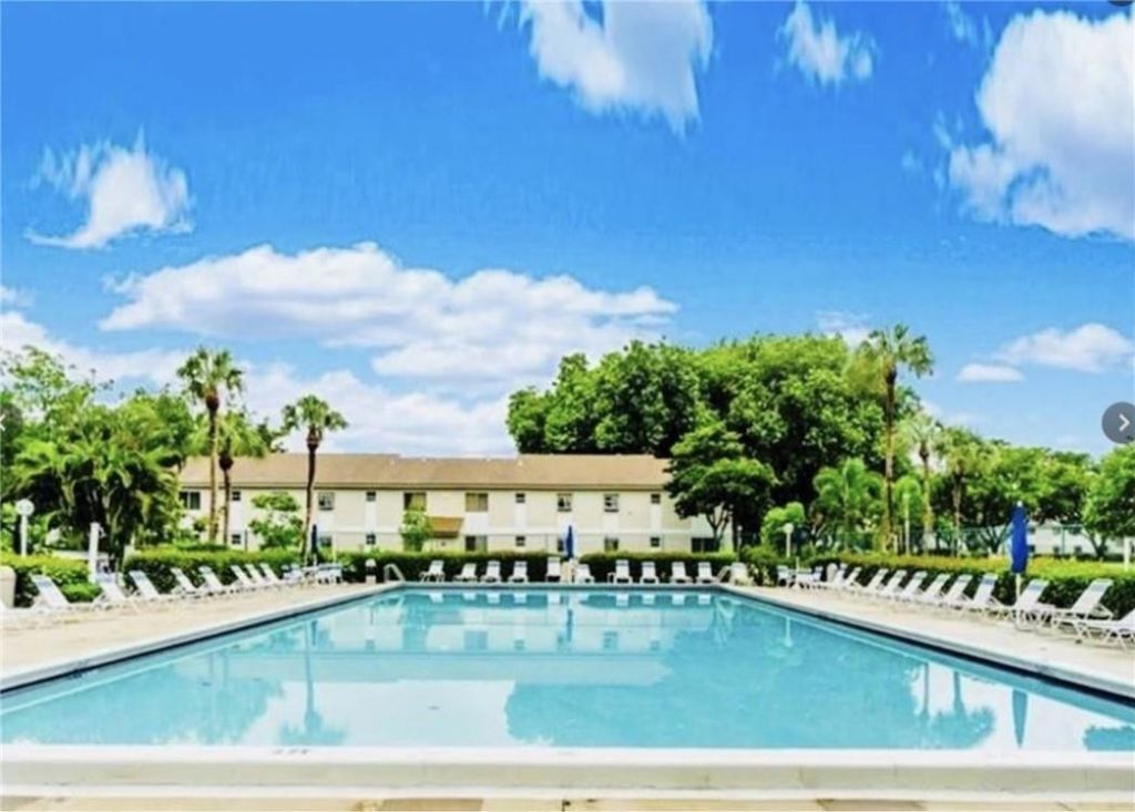 503 Gardens Drive, Unit 202, Pompano Beach, FL 33069 Photo