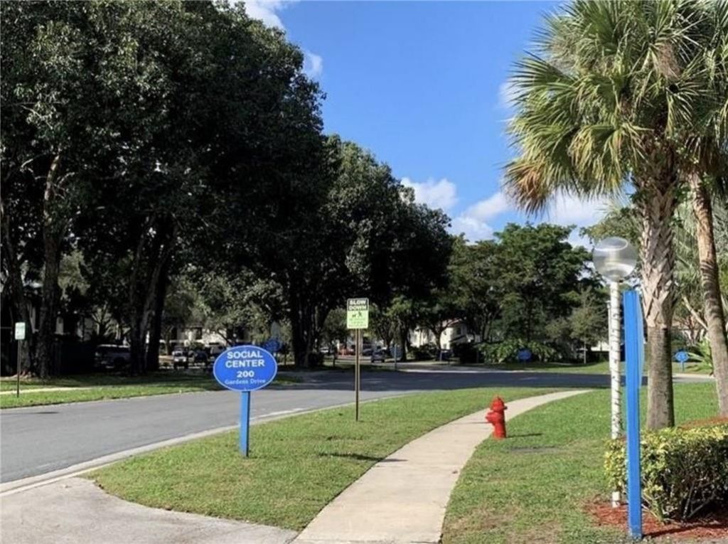 503 Gardens Drive, Unit 202, Pompano Beach, FL 33069 Photo