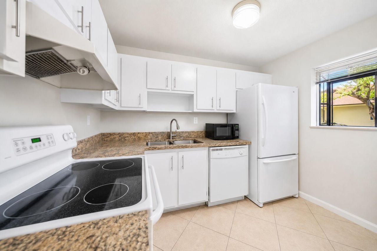 503 Gardens Drive, Unit 202, Pompano Beach, FL 33069 Photo