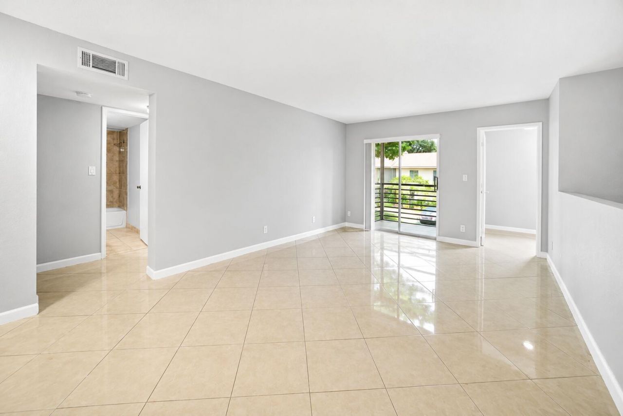 503 Gardens Drive, Unit 202, Pompano Beach, FL 33069 Photo
