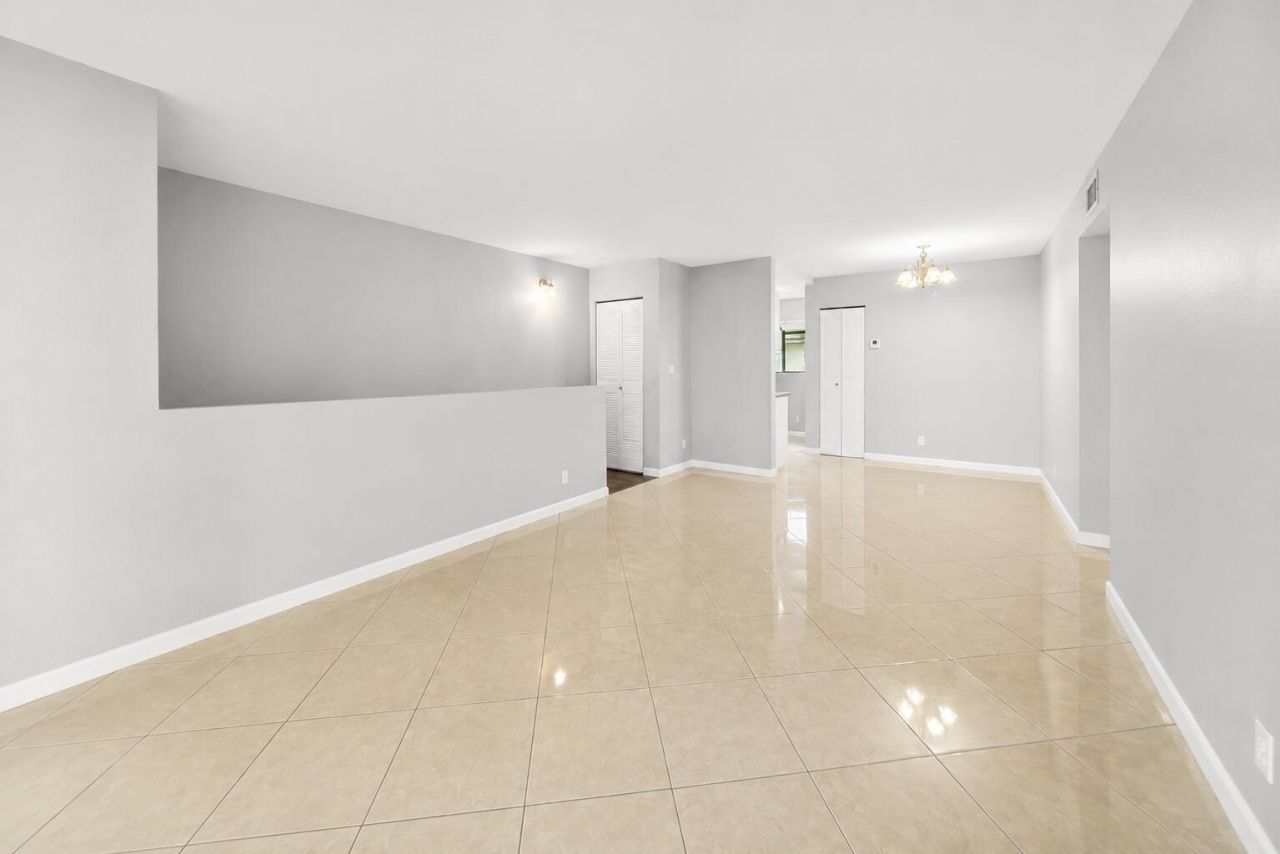 503 Gardens Drive, Unit 202, Pompano Beach, FL 33069 Photo